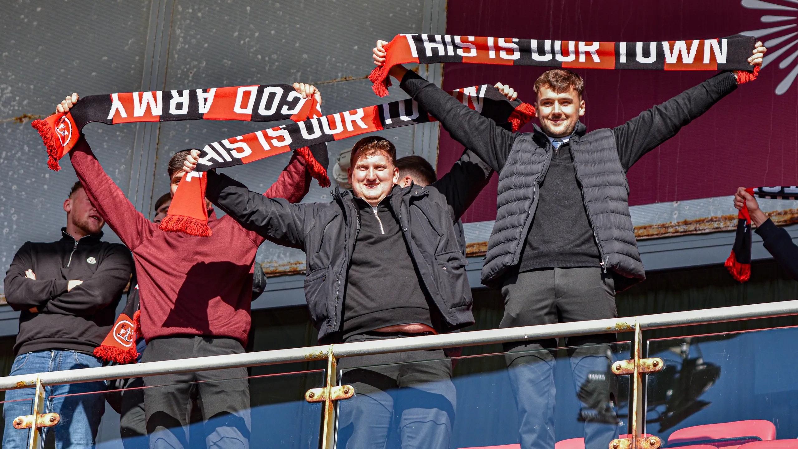 Fan Gallery: The McCod Army return in full voice at Highbury ...