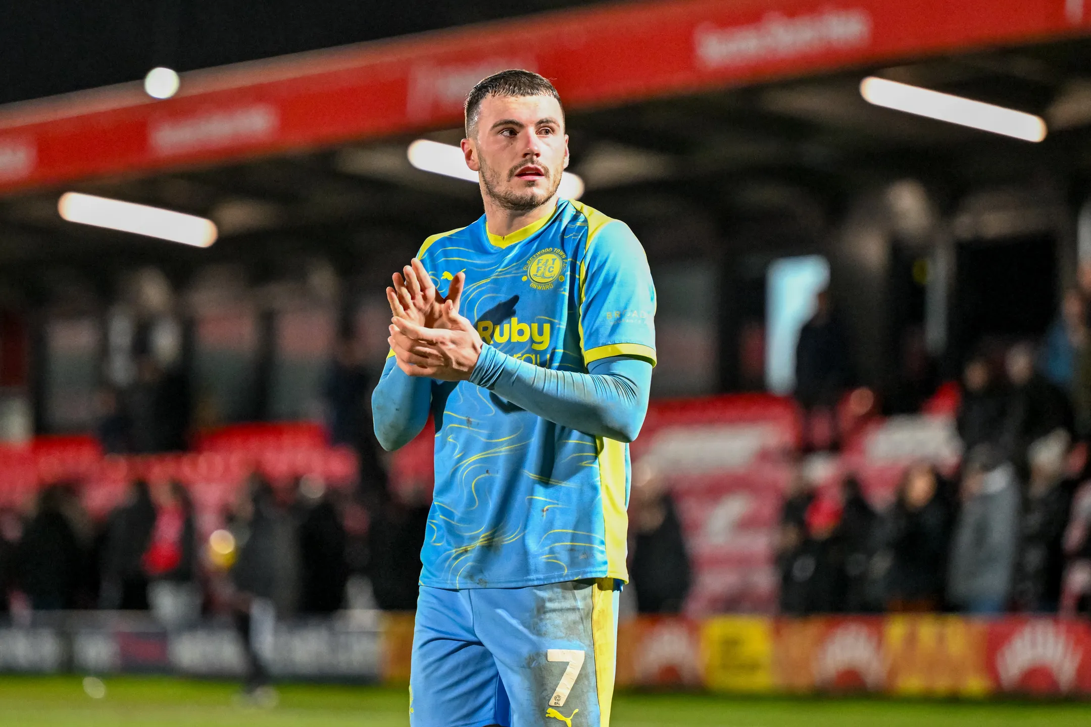 Match Gallery: Resilient Town dig in to earn point on the road ...